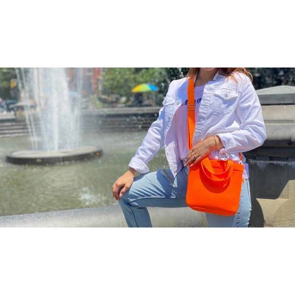 NEW QUILTED KOALA midi town crossbody bag in orange neoprene - Picture 3 of 3